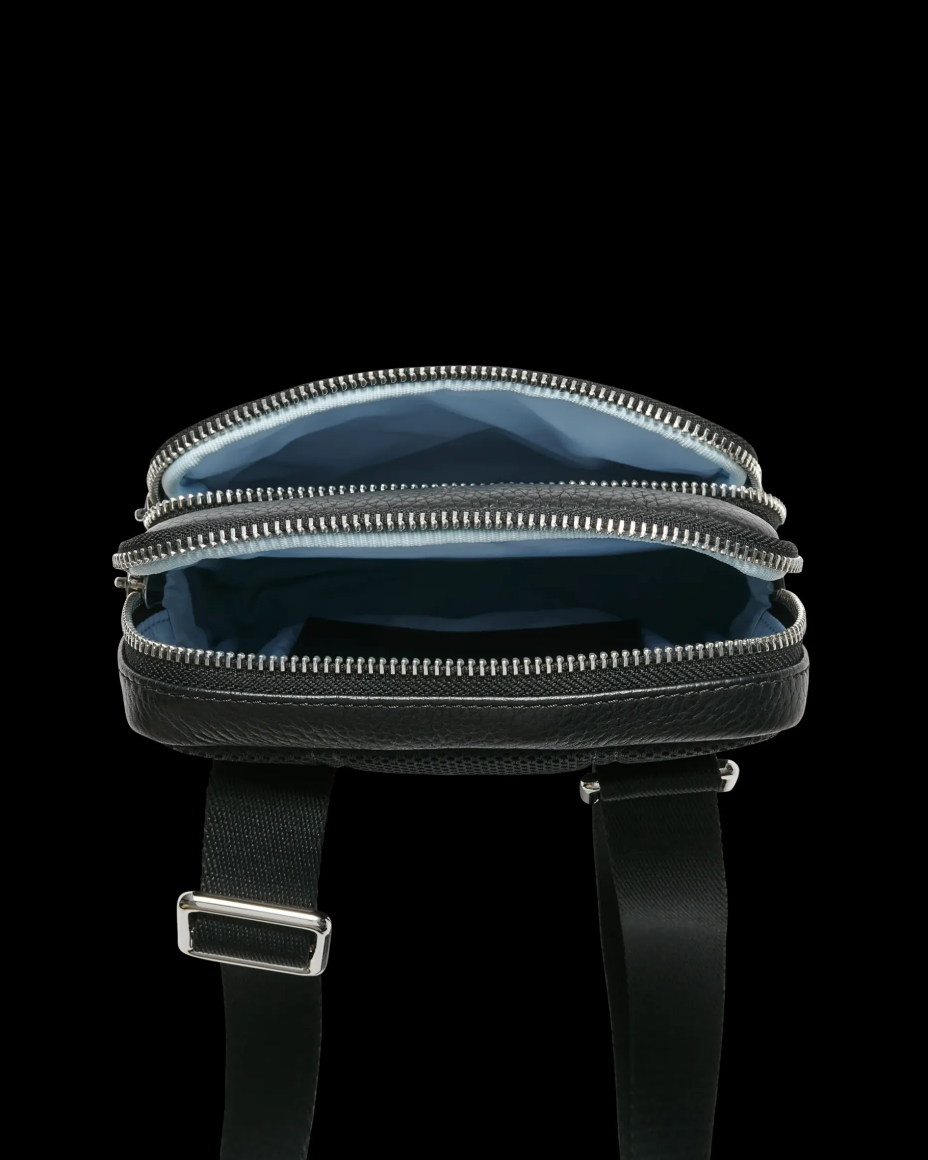 ecco_flat_pouch_1.webp ECCO Flat Pouch